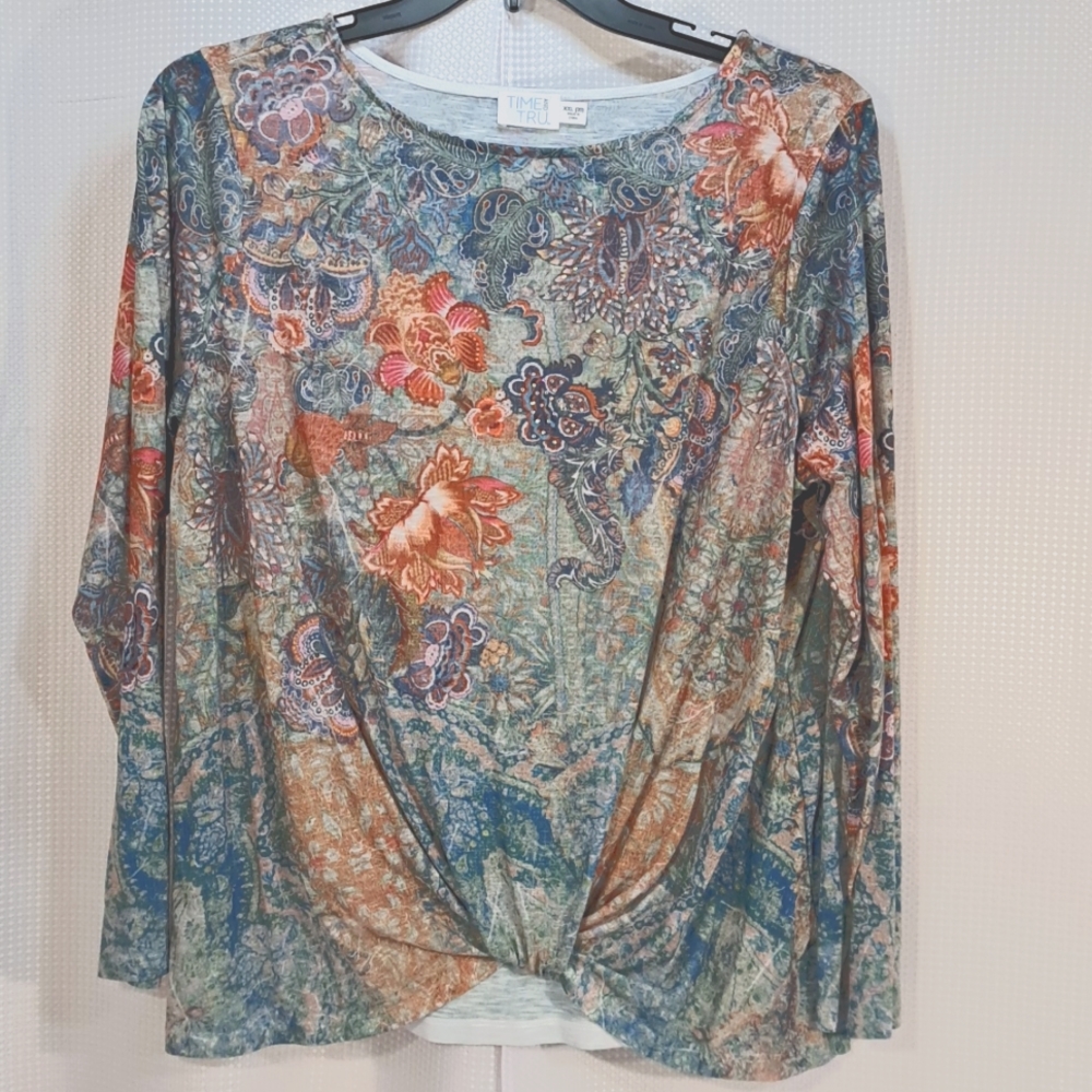 Beautiful Long Sleeve Top, NWOT